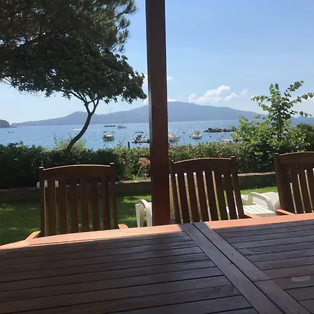Le Cycas Holiday home Lacona